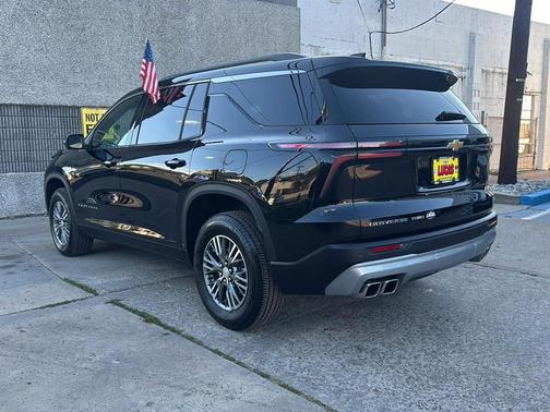 2024 Chevrolet Traverse LT