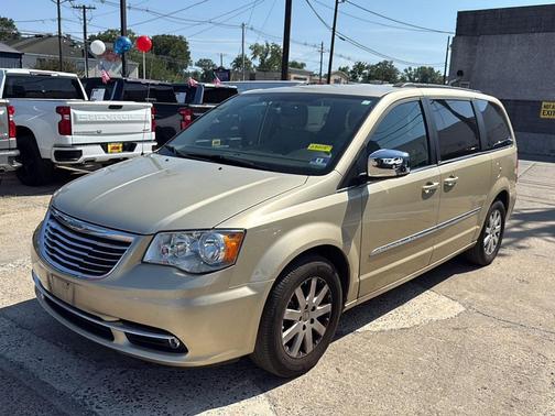 2011 Chrysler Town & Country Touring-L