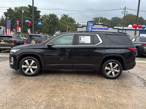 2022 Chevrolet Traverse LT Leather