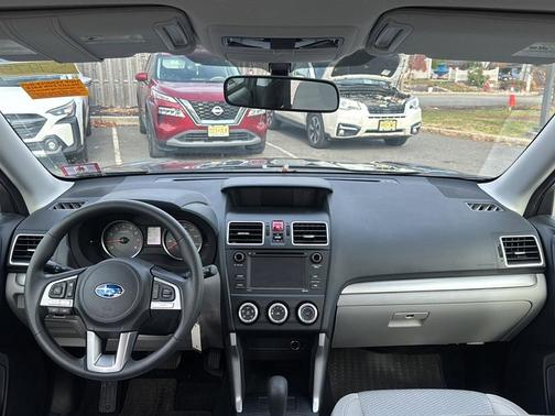 2017 Subaru Forester 2.5i