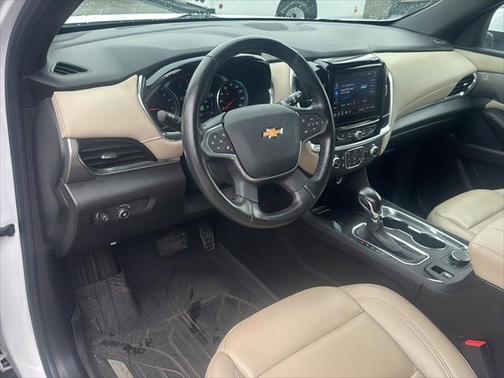 2022 Chevrolet Traverse LT Leather