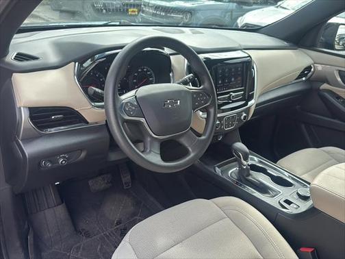 2022 Chevrolet Traverse LS