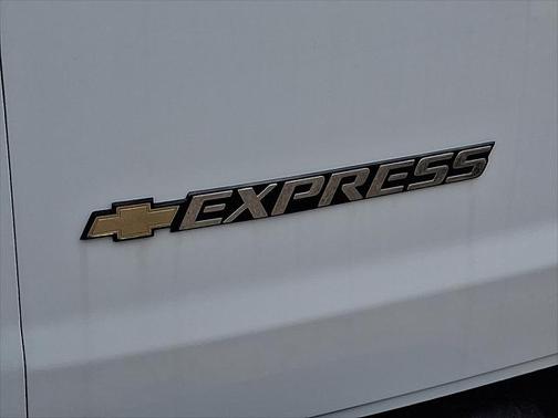 2025 Chevrolet Express 2500 RWD 2500 Regular Wheelbase WT