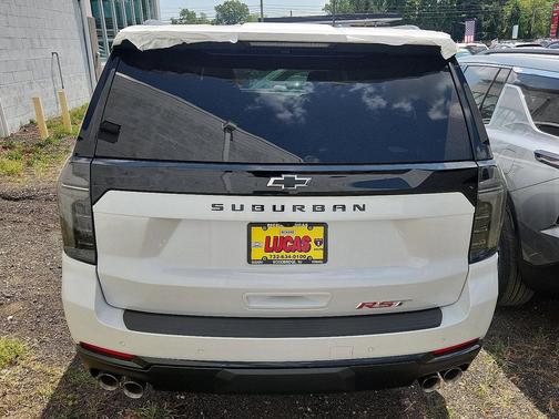 2025 Chevrolet Suburban RST
