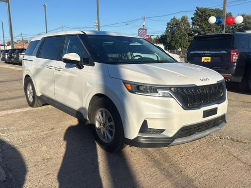 2024 Kia Carnival LX