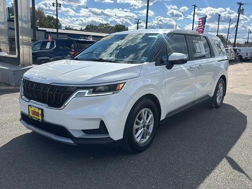 2024 Kia Carnival LX
