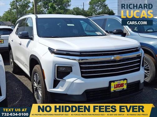 2025 Chevrolet Traverse LT