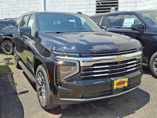 2025 Chevrolet Suburban LT