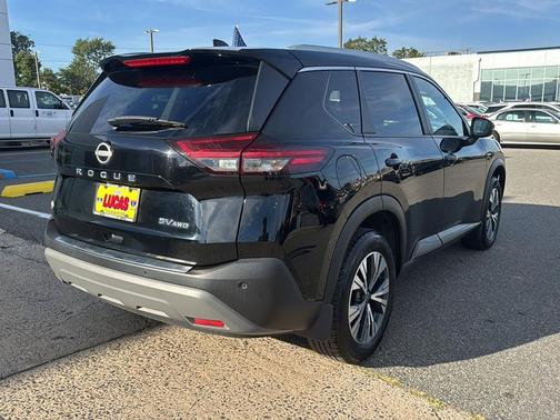 2022 Nissan Rogue SV
