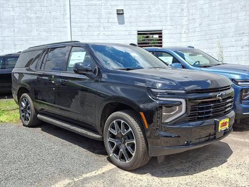 2025 Chevrolet Suburban RST