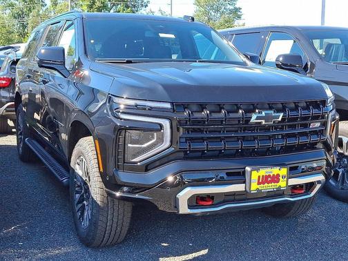 2025 Chevrolet Suburban 4WD Z71