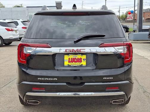 2022 GMC Acadia Denali