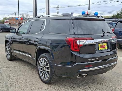 2022 GMC Acadia Denali