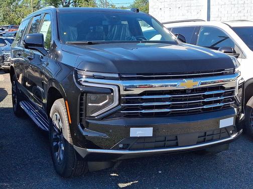2025 Chevrolet Suburban LT