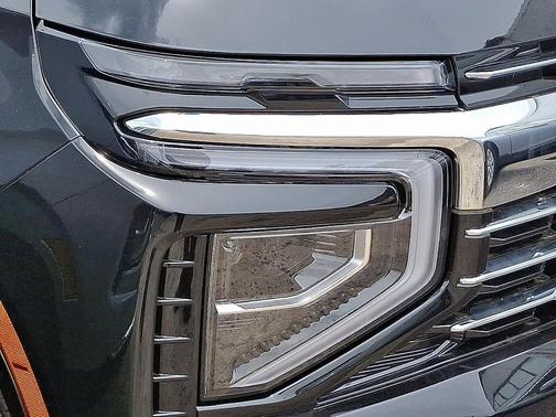 2025 Chevrolet Suburban LT