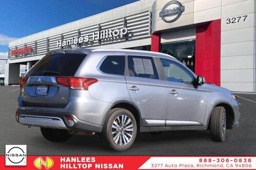 Photo 5 of 30 of 2020 Mitsubishi Outlander SEL