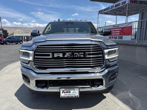 2019 RAM 3500 Laramie Crew Cab 4x4 8 Box