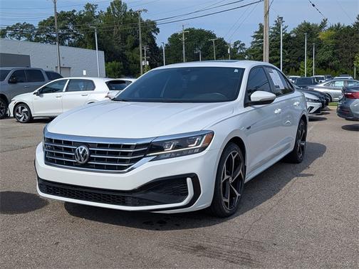 2021 Volkswagen Passat 2.0T R-Line