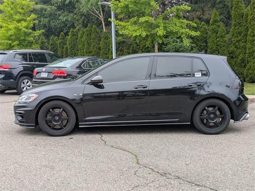 2019 Volkswagen Golf R 2.0T w/DCC & Navigation