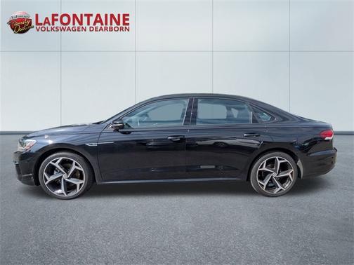 2021 Volkswagen Passat 2.0T R-Line