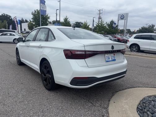 2025 Volkswagen Jetta 1.5T SE