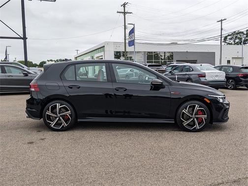 2024 Volkswagen Golf GTI 2.0T SE