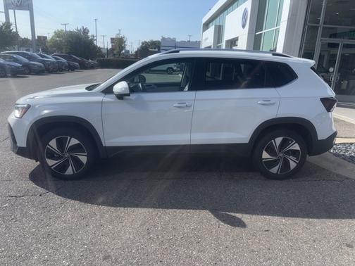 2025 Volkswagen Taos 1.5T SE