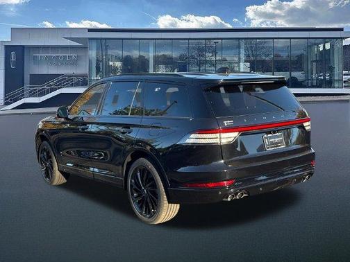 Infinite Black Metallic 2027 Lincoln Aviator Reserve AWD