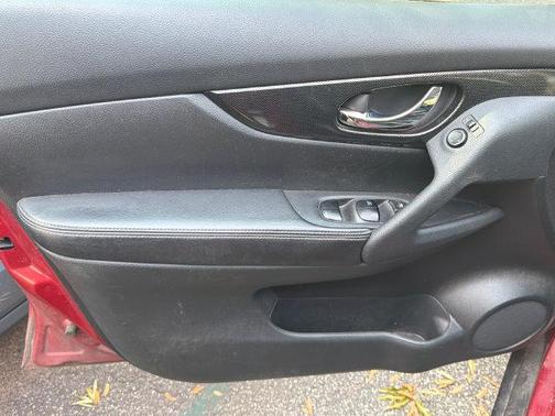 Cayenne Red 2016 Nissan Rogue SL