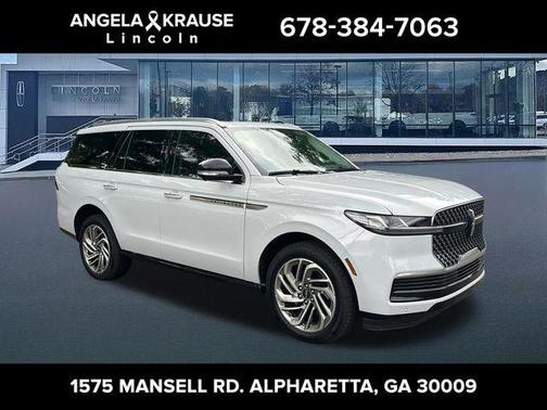 Crystal White Metallic 2026 Lincoln Navigator Reserve