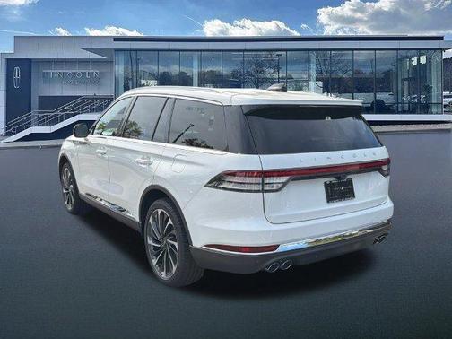 Pristine White 2027 Lincoln Aviator Reserve AWD