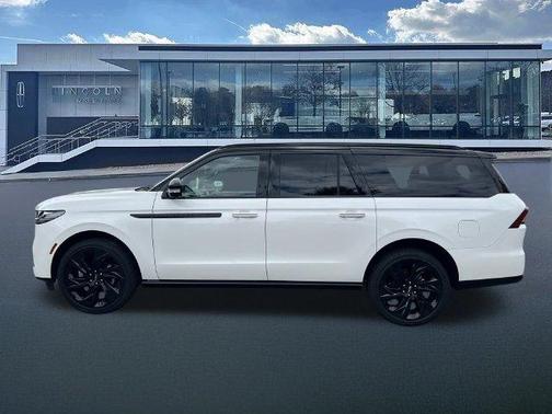 Pristine White 2027 Lincoln Navigator Black Label