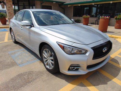 2017 INFINITI Q50 Base