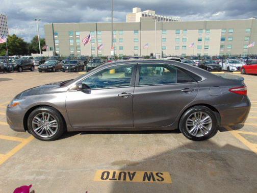 2017 Toyota Camry SE