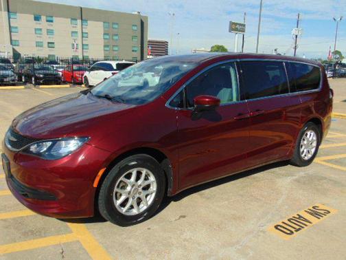 2017 Chrysler Pacifica Touring