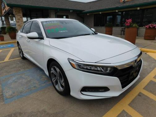 Platinum White Pearl 2018 Honda Accord EX 1.5T CVT