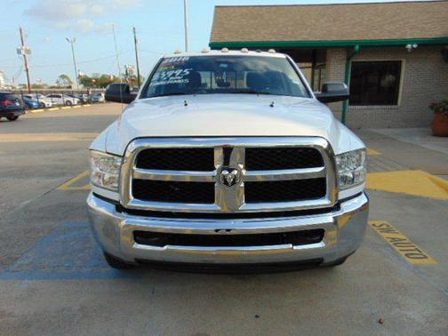 2018 RAM 3500 SLT Crew Cab 4x4 8' Box