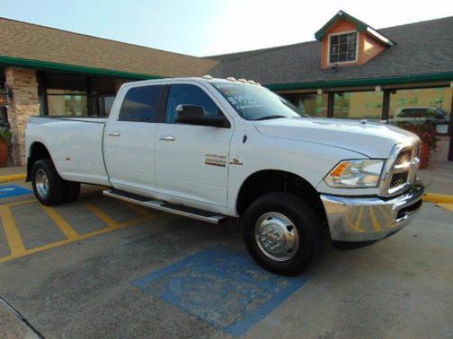 2018 RAM 3500 SLT Crew Cab 4x4 8' Box