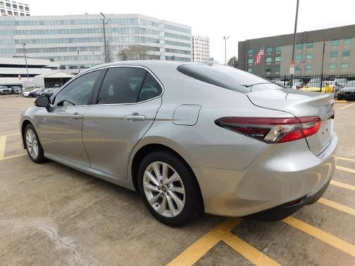 2023 Toyota Camry LE Auto (Natl)