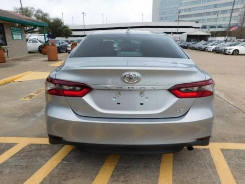 2023 Toyota Camry LE Auto (Natl)