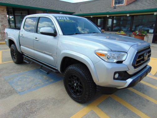 2022 Toyota Tacoma SR