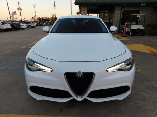 2018 Alfa Romeo Giulia Sport