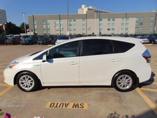 2013 Toyota Prius v Three
