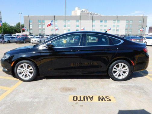 2017 Chrysler 200 Limited