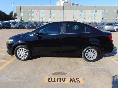 2020 Chevrolet Sonic FWD Sedan LT