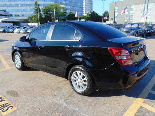 2020 Chevrolet Sonic FWD Sedan LT