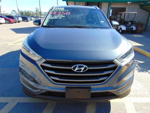 2016 Hyundai TUCSON SE