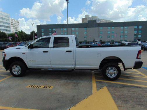 2022 RAM 2500 Tradesman Crew Cab 4x4 8' Box
