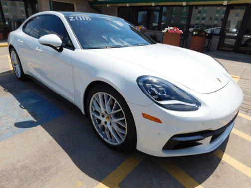 2018 Porsche Panamera Turbo