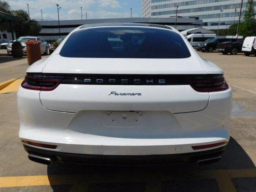 2018 Porsche Panamera Turbo